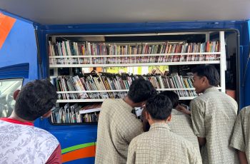 Perpustakaan keliling di SMAN 1 BANTARAN